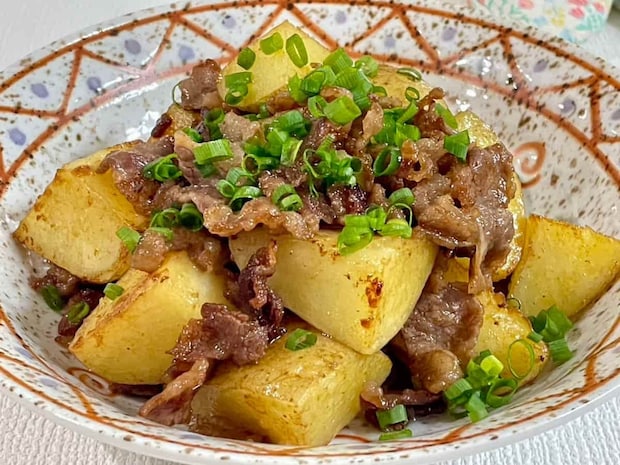 ご飯がすすむ!「牛肉とじゃがいものオイスター炒め」レシピ