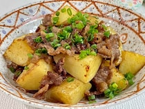 ご飯がすすむ！「牛肉とじゃがいものオイスター炒め」レシピ