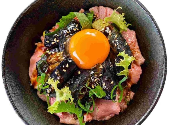 A5黒毛和牛ローストビーフが今だけおまけ付き！夏のごちそう丼にも