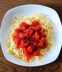 149円とは思えない！カルディ「冷製トマトパスタソース」が本格的