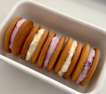 しっかり冷やして食べる♪ジャムで簡単「クリームチーズサンドクッキー」の作り方