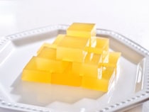 夏休みの自由研究にも♪材料3つで作れる「はちみつオレンジグミ」