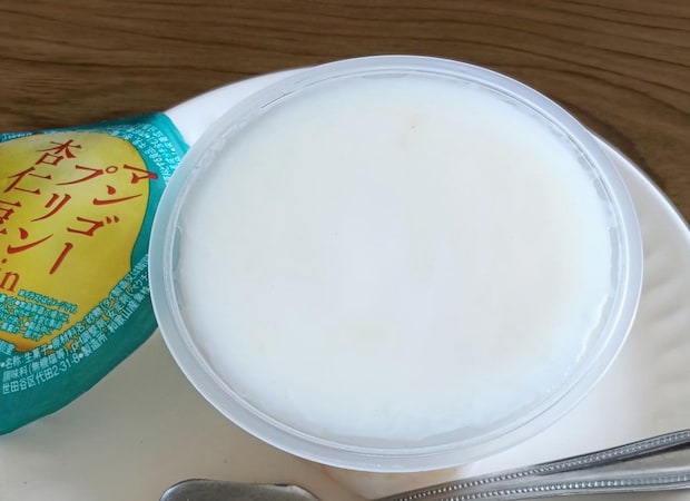 カルディコーヒーファーム「マンゴーゼリー in 杏仁豆腐」