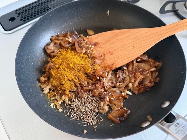 スパイスを加える