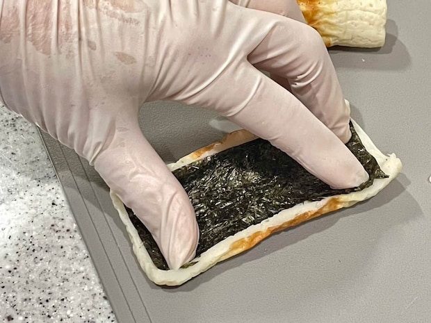 カニかまと海苔のちくわ巻き