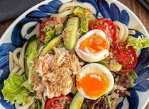 冷凍うどんで手軽に！ひんやり「簡単サラダうどん」3選