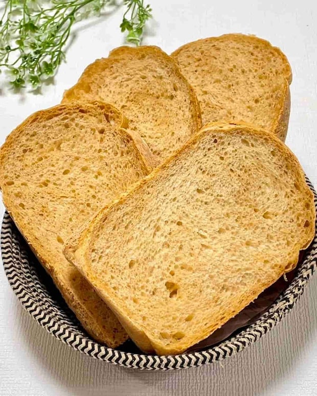 パプリカとクミンの全粒粉食パン