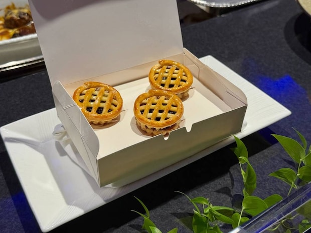 帝国ホテル 京都限定の一口サイズのミニブルーベリーパイ