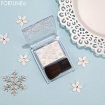 セザンヌ25年冬コスメ｜大人気『パールグロウハイライト』の限定新色「スノーファンタジー」をレビュー！