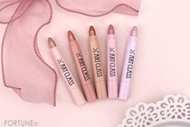 トゥークールフォースクール 25年夏新作｜涙袋ペンシル『アートクラスアイグリッツ』を全色レビュー！