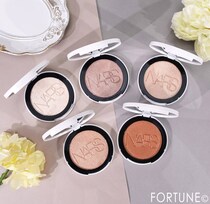 NARS（ナーズ）25年秋新作｜輝きを纏う『ライトリフレクティング ルミナイジングパウダー』を口コミ