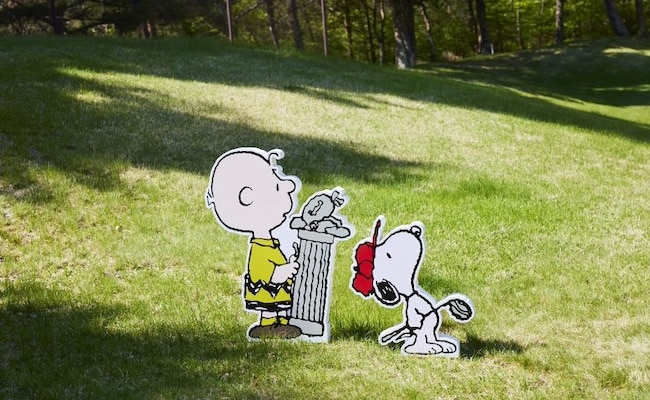 『オーソルヴェール軽井沢倶楽部』のゴルフ場に立てられたスヌーピーのパネル