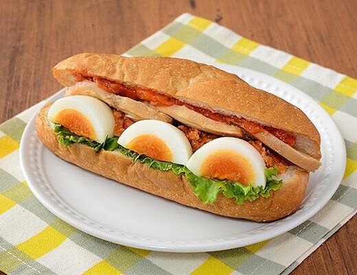 たんぱく質が摂れるROLLサンド　チキンとたまご