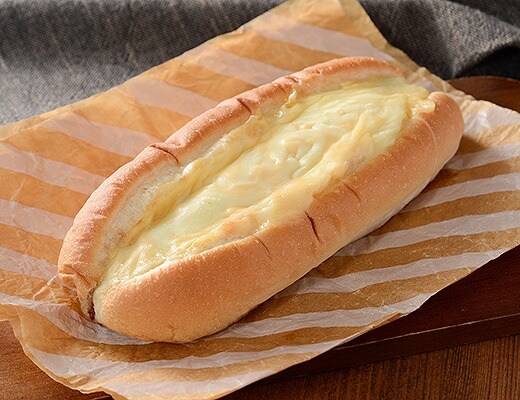 とろ〜りチーズホットドッグ