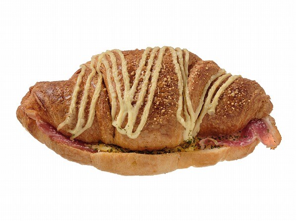 クロワッサン　ベーコンエッグ