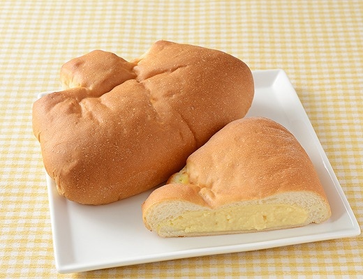 もれそうなメガクリームパン