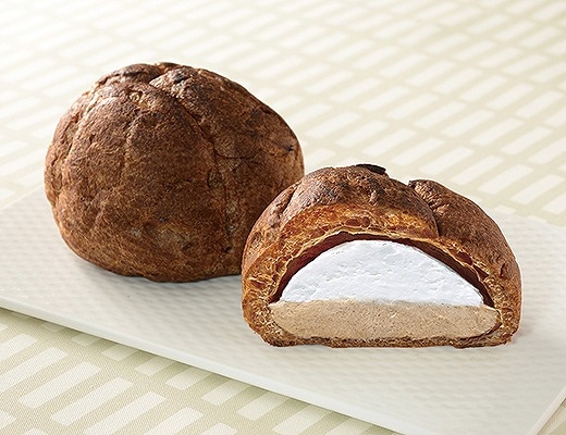 盛りすぎ!大きなチョコシュー(チョコクリーム&ホイップ)