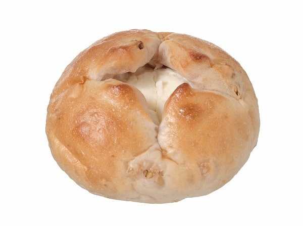 ７Ｐ　くるみとチーズクリームのパン