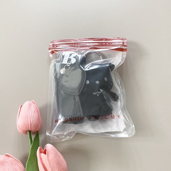 『HELLO KITTY × BRILMY いつでもササッとお直しできる ズボラに優しいミラー付きリップチャーム BOOK BLACK ver. SPECIAL PACKAGE』