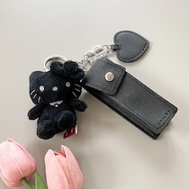 可愛さエグい…神コラボ！「無事買えて良かった」「出会えて嬉しい」争奪戦！セブン限定『ブリルミー』リップチャーム！