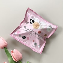 超豪華3点セット…1000円以下は破格過ぎる！SNSで大バズり！ネット完売！『ジルスチュアート』チャームセットBOOK！