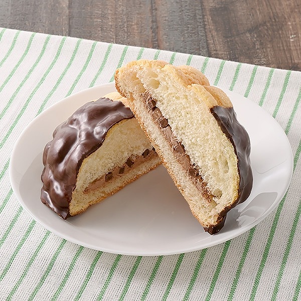 トリプルチョコメロンパン