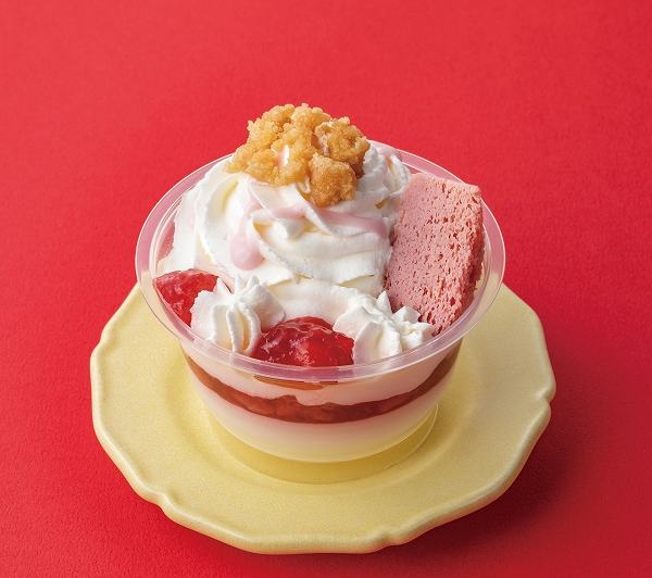 プリンケーキパフェ いちごとミルク