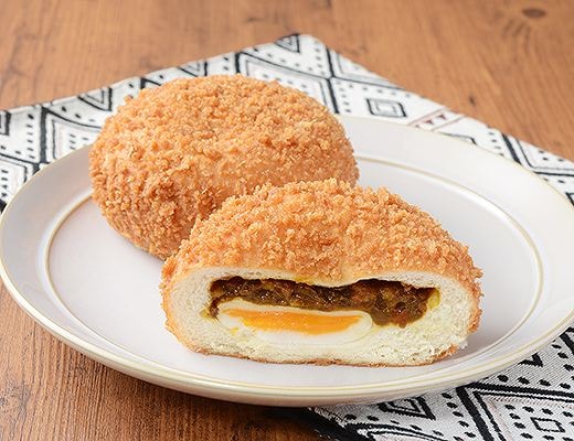とろ〜り半熟卵のカレーパン