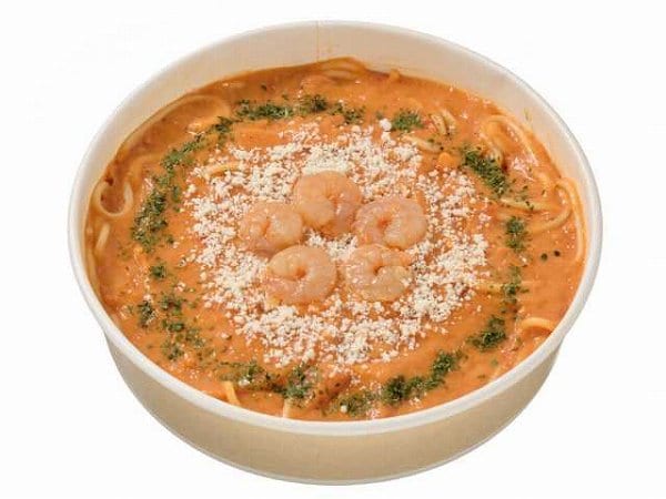 海老の旨味が詰まったトマトクリームパスタ