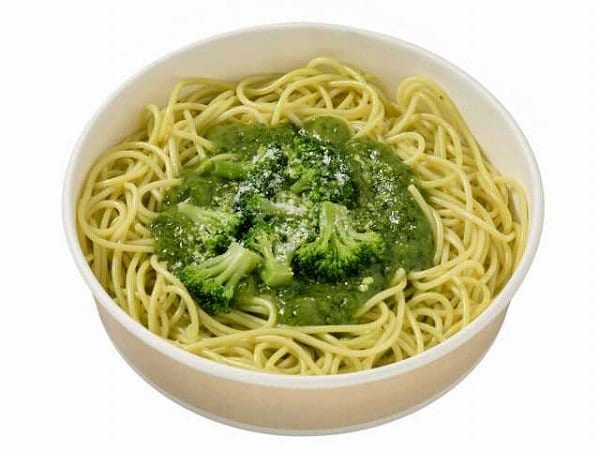 ブロッコリーとチーズのバジルパスタ