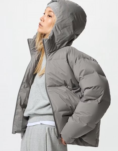 シームレスダウンパーカ