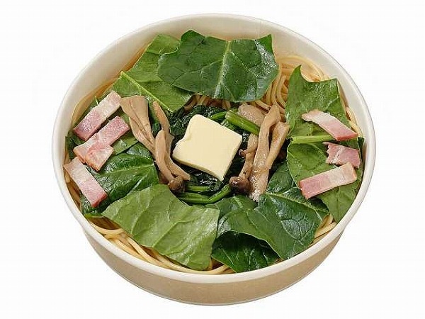 ほうれん草とベーコンのバター醤油パスタ