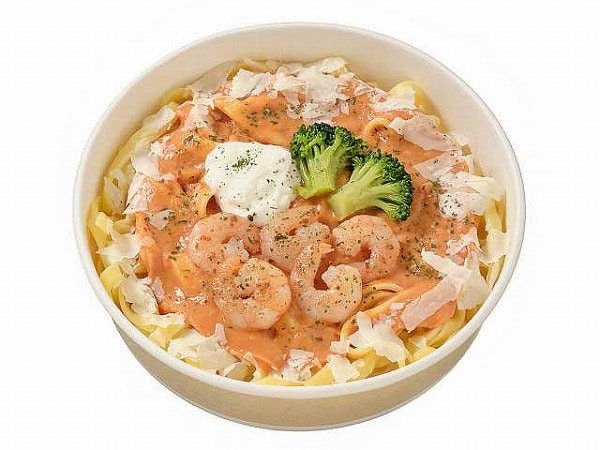 生パスタ 海老トマトクリーム