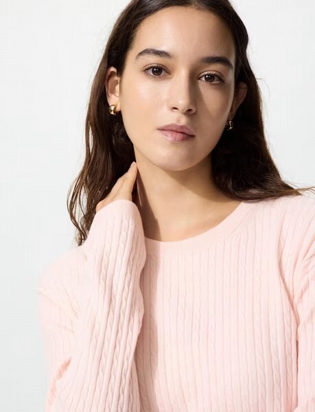 ミニケーブルクルーネックセーター