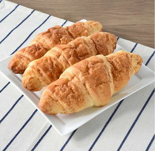 ジュワっとしたチーズ塩パン3個入