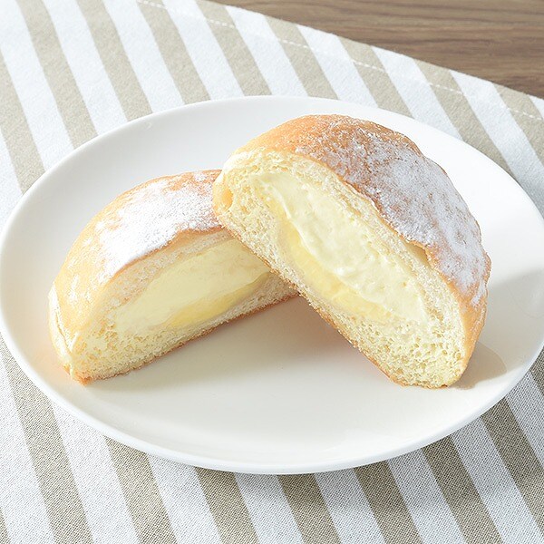 たっぷりダブルカスタードドーナツ