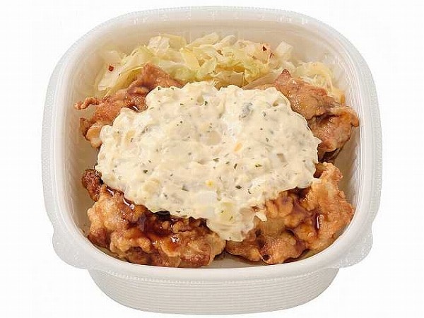タルタルソースで食べる　唐揚げ丼