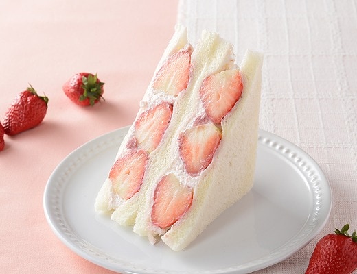 ICHIBIKO監修　苺＆ホイップサンド