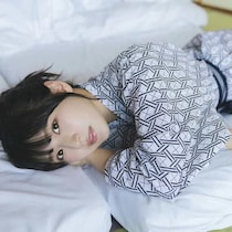 魅惑の透明感…制服カット披露！反則レベルのビジュアル！魅力満載の一冊！声優『青木陽菜』フォトブック3/30日～発売！