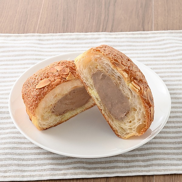 チョコホイップのバタークロワッサンメロンパン