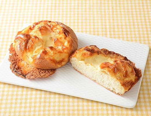 もっちりとしたパン　チーズだらけ