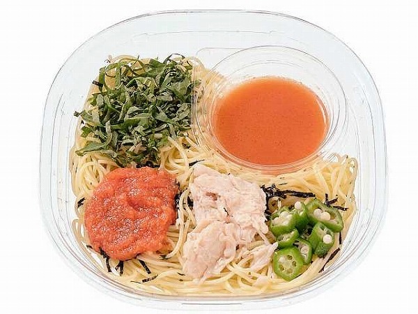 冷製パスタ　明太子と蒸し鶏と大葉