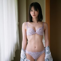 圧巻のランジェリー姿…ファン悩殺！悶絶級の美スタイル披露！極上の一冊！STU48『中村舞』2nd写真集8/27日～発売！