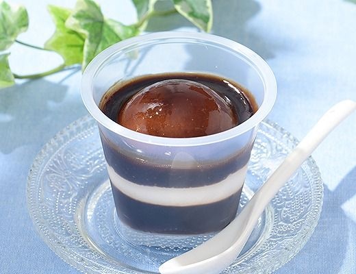 バニラムースをのせたコーヒーゼリー