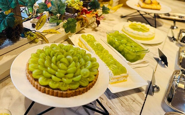 ヒルトン東京お台場の秋限定ディナービュッフェが最高!肉厚ローストビーフに、シャインマスカットのスイーツ、ぶどう食べ比べも