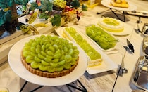 ヒルトン東京お台場の秋限定ディナービュッフェが最高！肉厚ローストビーフに、シャインマスカットのスイーツ、ぶどう食べ比べも