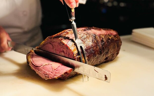 帝国ホテル 東京の秋ディナービュッフェが贅沢すぎ!ローストビーフ、揚げたて天ぷら、台湾カステラが登場するタイムサービスも