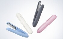 外出先でスタイリングも充電もこれ1台で！SALONIAから、スマホ充電ができる「コードレス ストレートヘアアイロン」が発売