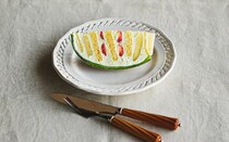 最高級マスクメロンをそのまま使ったケーキ／GINZA FRUITSの「まるごとメロンケーキ」