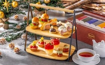 ダブルツリーbyヒルトン東京有明から開業以来初のアフタヌーンティーが登場！華やかなスイーツ＆セイボリーがクリスマスを彩る